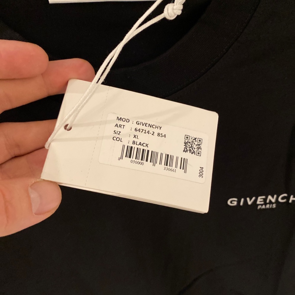 Givenchy black tee - Picture 3 of 3